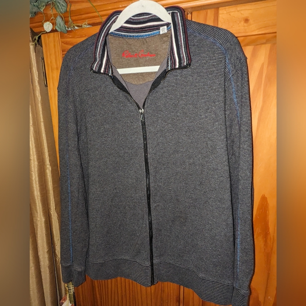 Robert Graham full zip sweater. Size XL